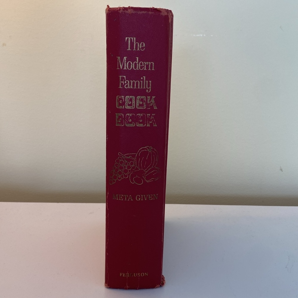 Vintage Cookbook The Modern Family Cookbook Copyright 1968 - Picture 2 of 9